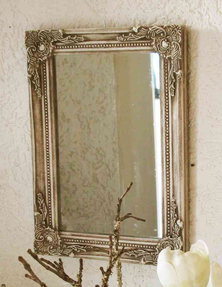 kleiner Spiegel SHAHI mit halbrunder Ablage im Shabby Chic-Stil